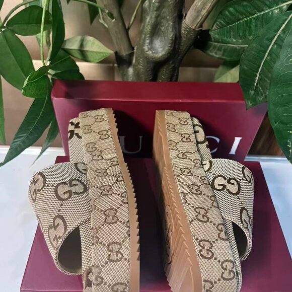 Gucci GG Platform Slide Sandal - Picture 4 of 5